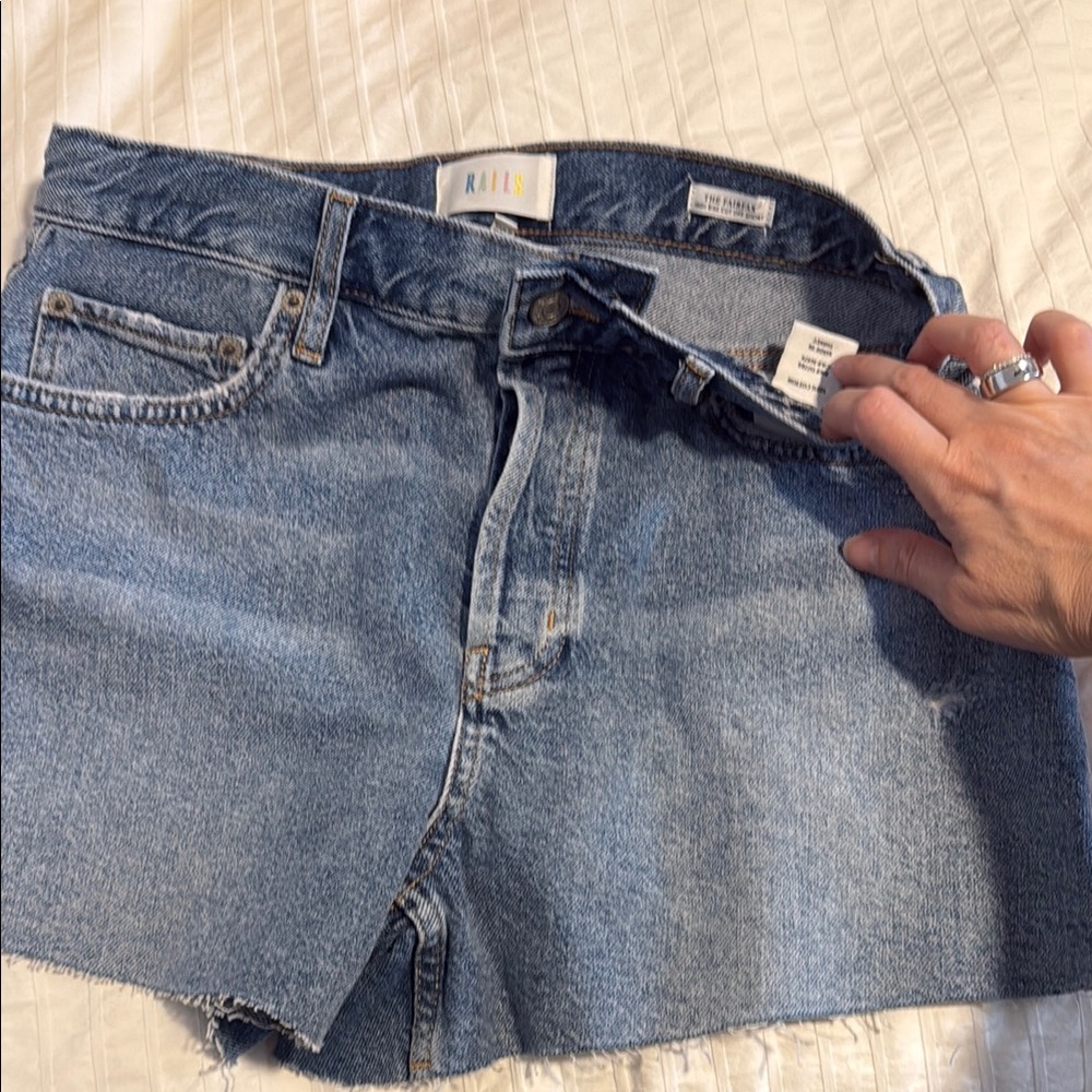Rails High Rise Cut off Denim Shorts size 29 NWT - Picture 4 of 11